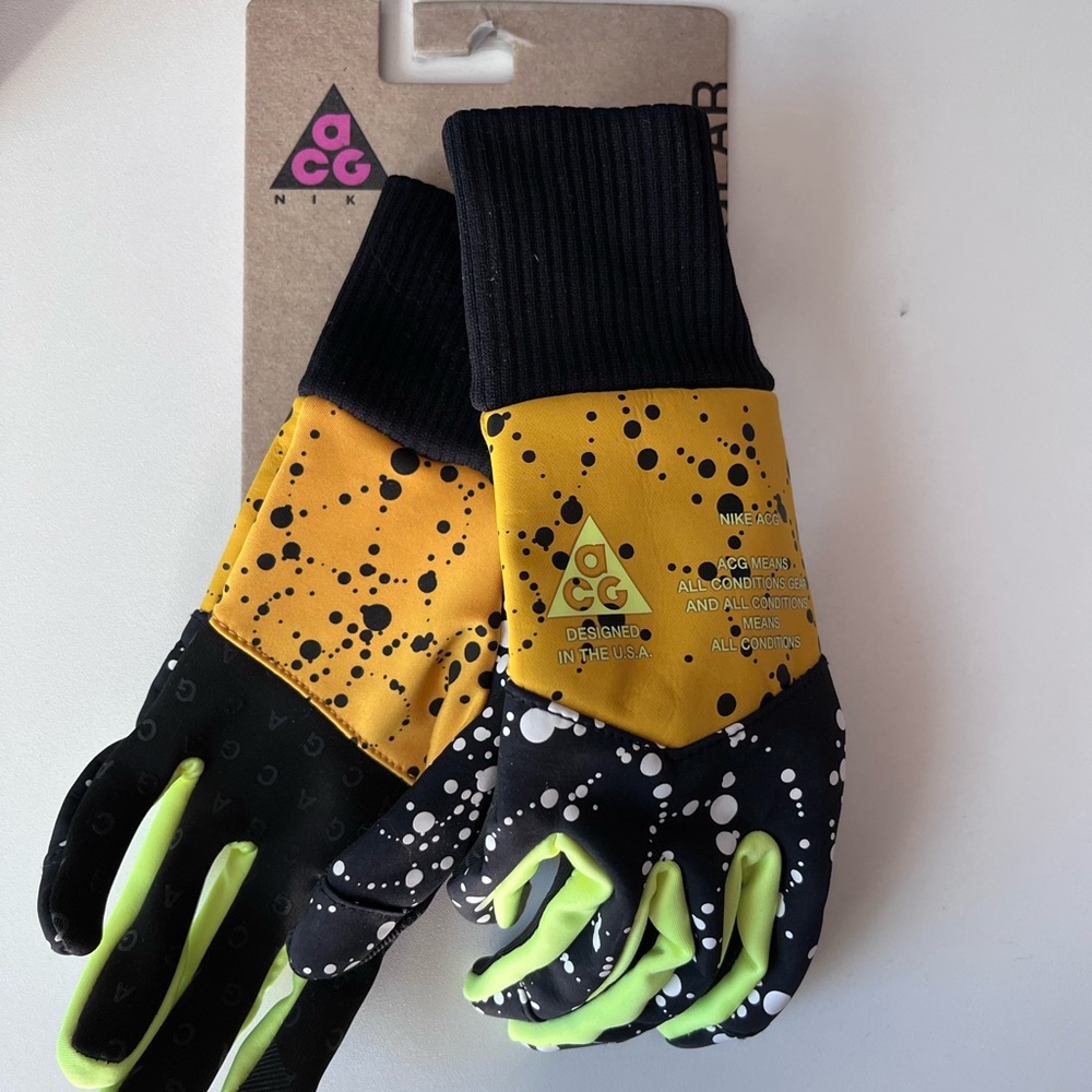 COPY - Gently used- Nike AcG gloves size small